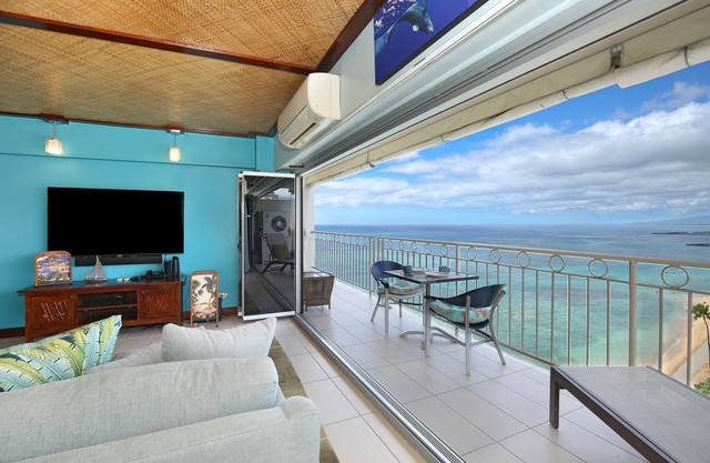 Luxurious BEACHFRONT Condo with Fabulous Ocean Views at Waikiki Shore!