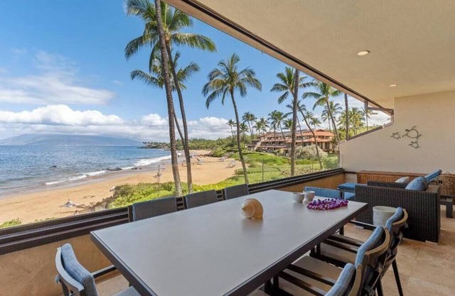 Luxurious Beachfront Condo with Modern Amenities - Makena Surf Resort #E-203