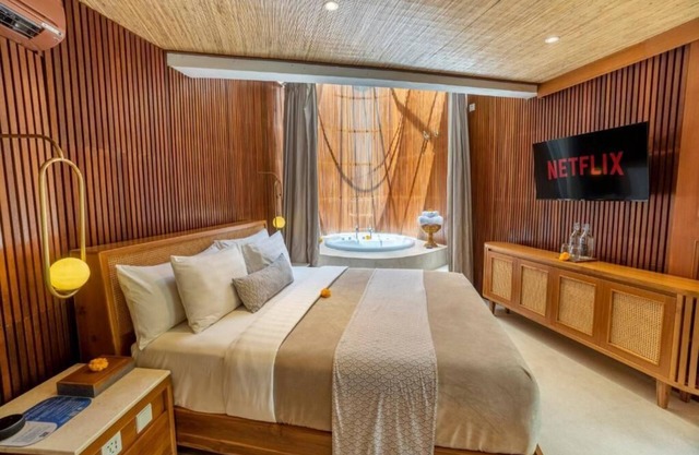Luxurious Bedroom W/ Jacuzzi Inc BF In Seminyak