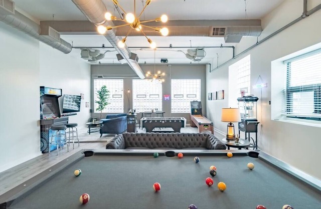 Luxurious HUGE Penthouse with 4000+ Games, Arcades