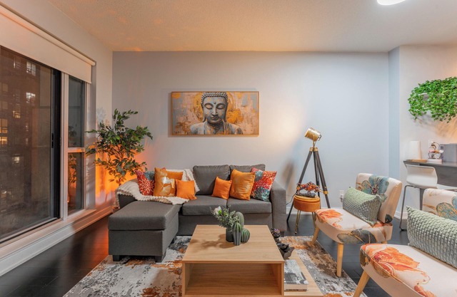 Luxurious Mississauga Condo ~ Cozy ~ Comfort