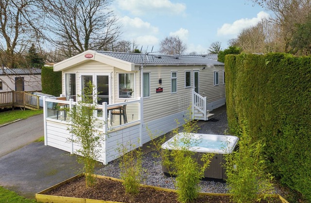 Luxurious modern caravan with one double with en suite W.