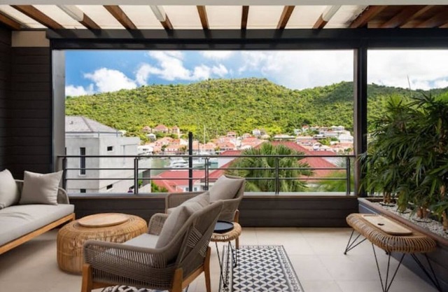 Luxurious modern space boasting stunning views