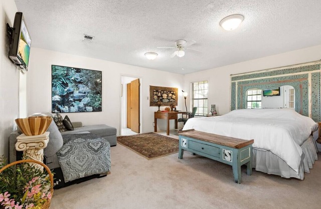 Luxurious Ranch Retreat. nPeaceful, beautiful, safe, clean… nParadise found!