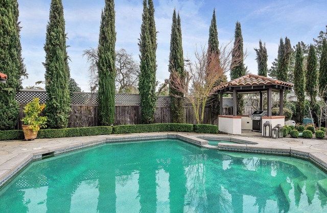 Luxurious Sonoma Villa with Pool/Spa - 1 mi. from Sonoma sq., 6 bikes!