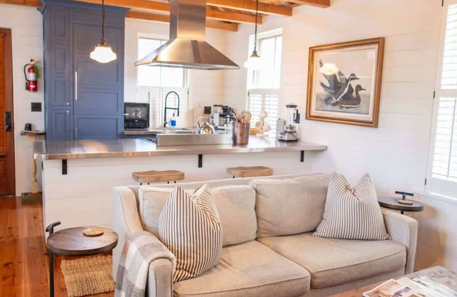 Luxurious, Spacious & Historic- 5 Min Walk to King