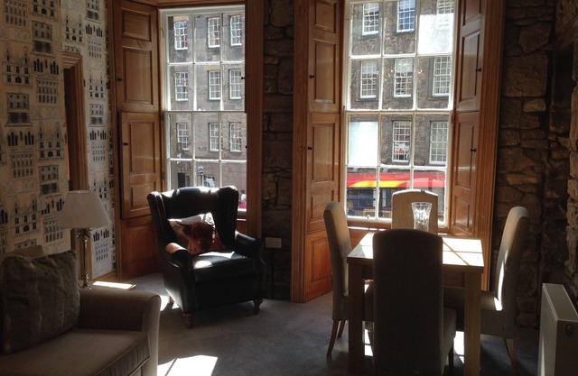Luxurious Top Royal Mile 2 bedroom 2 shower room