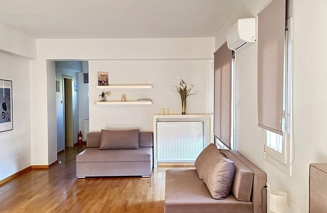 Luxurious villa w/pool,ideal for exploring the city the mountain & the sea! n