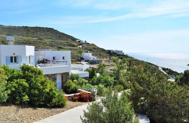 Luxurious Villa on the famous glp cat sanctuary