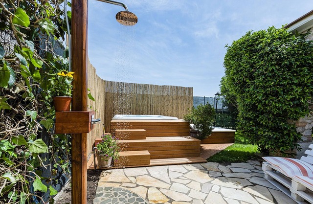 Luxurious villa only 30min from Rome center outdoorJacuzzi mini pool, Sauna
