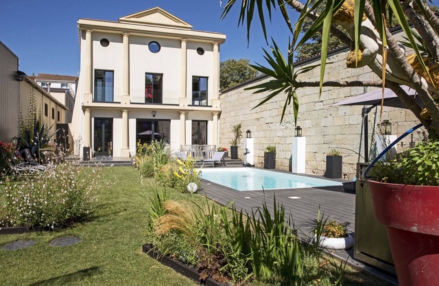 Luxurious villa with heated pool 5 bedrooms + 5 bathrooms - 10 people Bordeaux