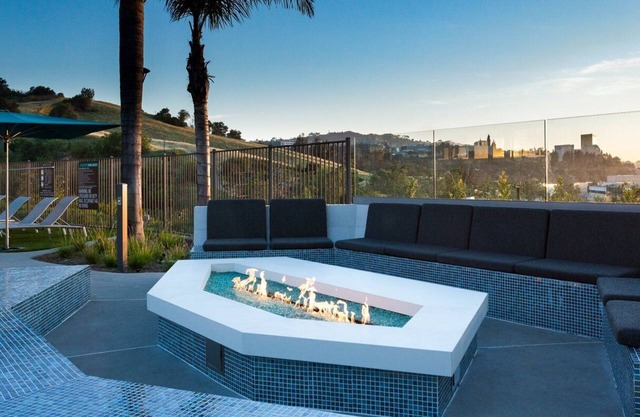 🌟 Luxury 1-Bedroom Apartment Close to Universal Studios 🎬n