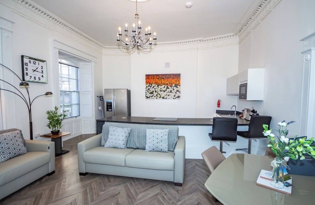 Luxury 1 bedroom ground floor apartment