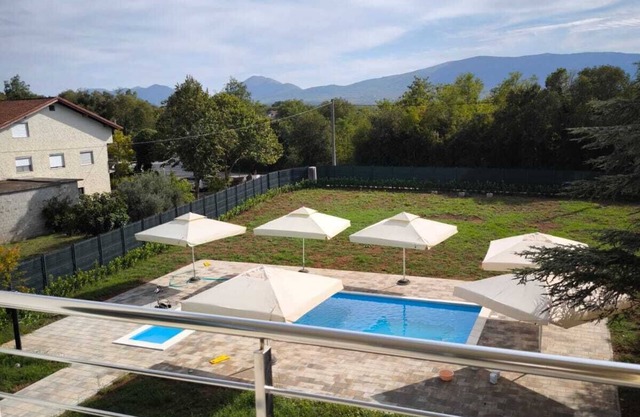 Luxury 12-Bed Villa w/AC Heated Pool & EV Charger – Near Mostar & Kravice Falls