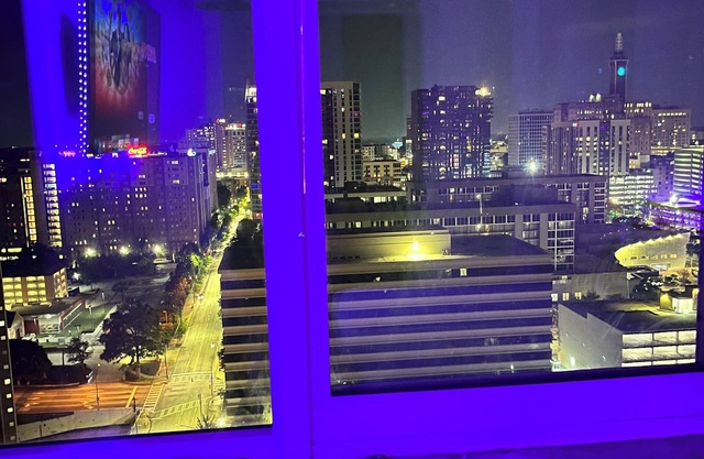 LUXURY 15th-floor OASIS