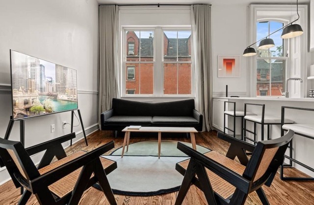 Luxury 1BD Rittenhouse Sq. - Hosted By Stay Rafa
