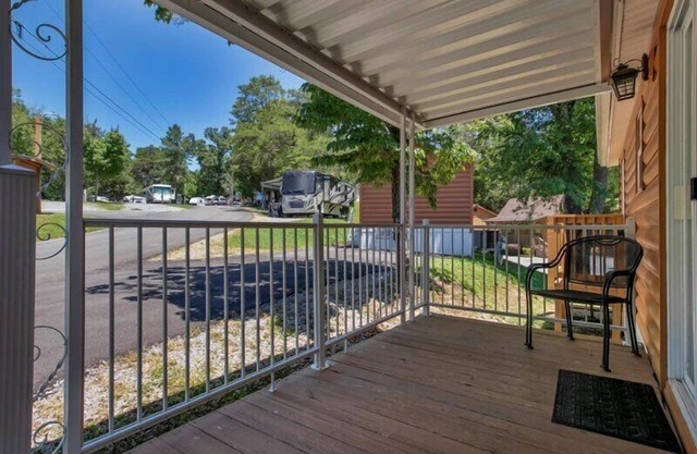 Luxury 1BR Cottage with Parking