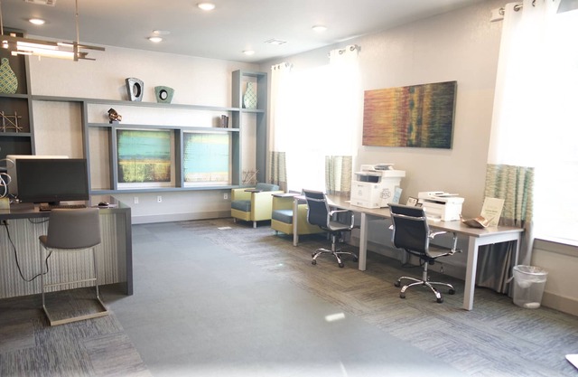 Luxury 2 bed 1 bath |fitness center| pool| amazing amenities| gated community