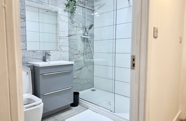 Luxury 2 Bed Apartment in West Midlands