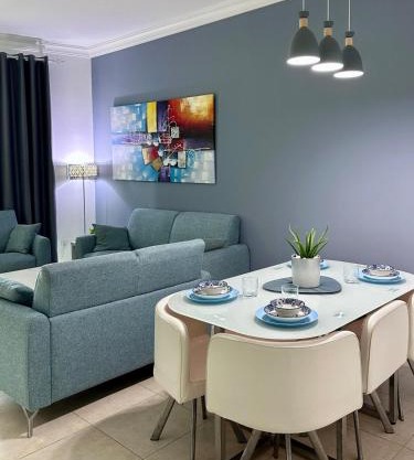 Luxury 2 BR Apartment Marina View