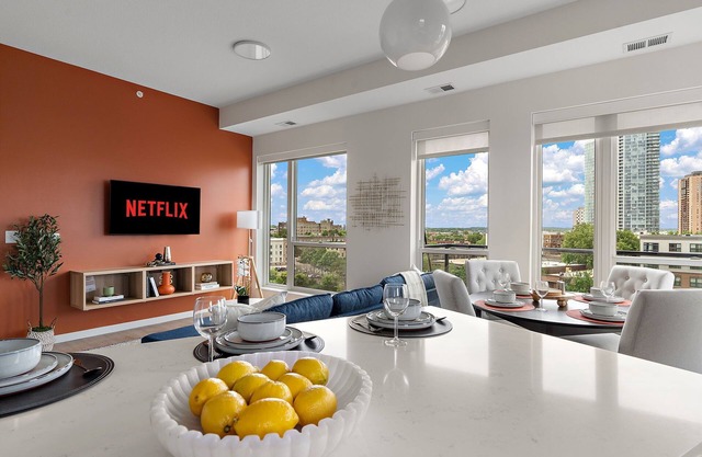 Luxury 2Bd Condo DT Minneapolis, Minutes From Convention Center & US Bank Arena