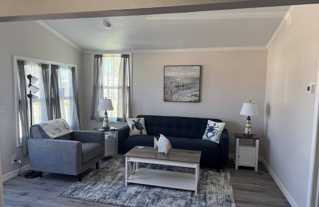 Luxury 2BR 2Bath steps to FMB DEEP DISCOUNT May - Dec 2025