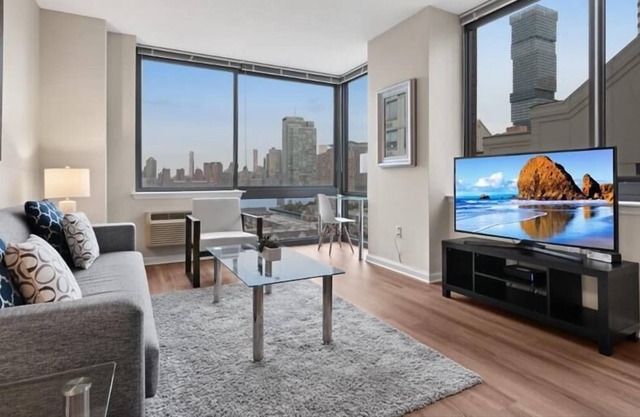 Luxury 2BR | Gym & Pool | Jersey City by GLS