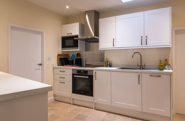 Luxury 3 bed 2 bath flat in the centre of Woodstock