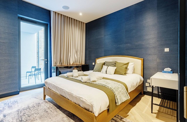 Luxury 3-Bed Duplex w/Garden | 3min to Holland Park