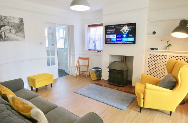 Luxury 3-bed Edwardian Town House in the Cotswolds - VERIFIED KEY WORKERS ONLY