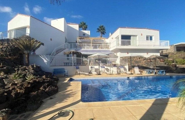 Luxury 3 bed villa with large pool in Fuerteventura sleeps 6/8 people
