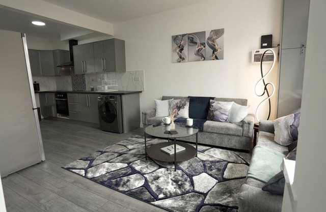 Luxury 3 bedroom house in wolverhampton