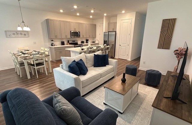 Luxury 3 Bedroom Retreat with 2.5 Baths 371