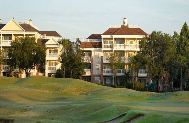 Luxury 3 Bedrooms/3 Bathroom Condo