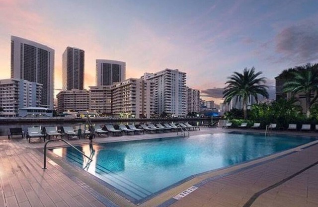LUXURY 3B 3B RESORT CANAL,OCEAN,CITY VIEWS BEACH SERVICE