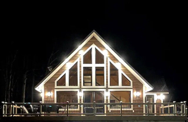 Luxury 4 bedroom Cabin on 40 Acres Ski-Hike