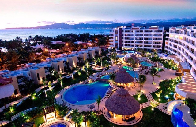 Luxury 4 Bedroom Ocean Front Residence