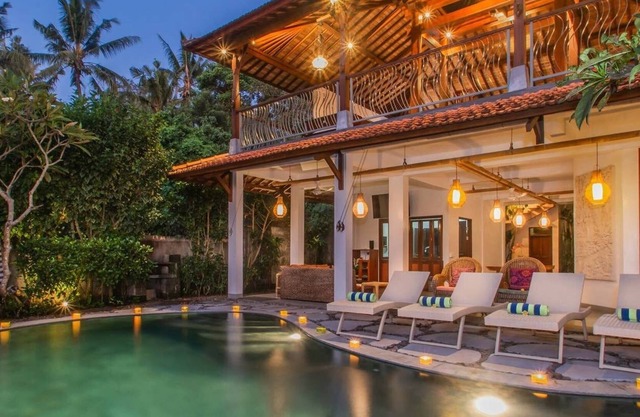 Luxury 4 Bedrooms Villa with River View in Ubud