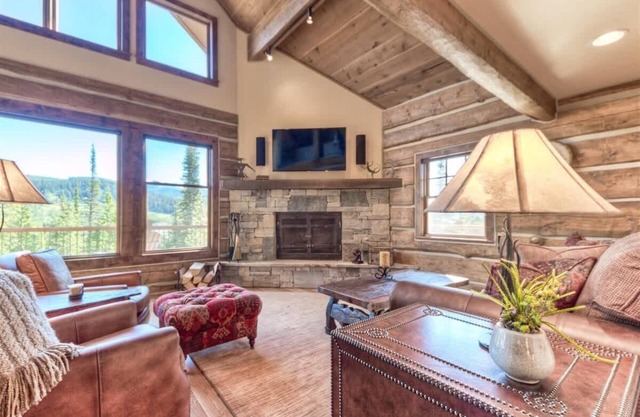 Luxury 5 Bedroom Big Sky Retreat