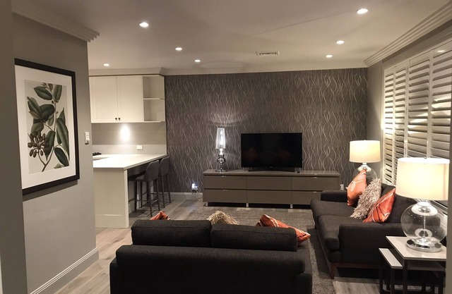 LUXURY ACCOMMODATION - 5 MINS FROM CBD - BRAND NEW RENOVATION