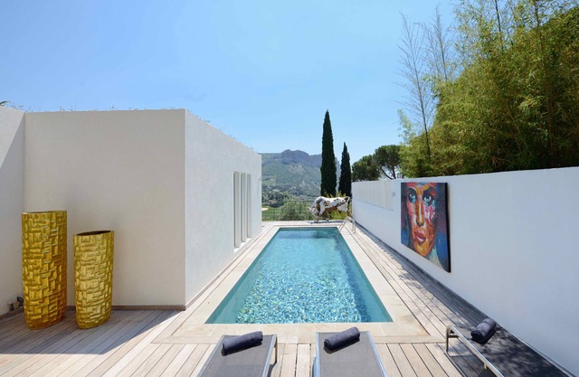 LUXURY air-conditioned VILLA in CASSIS with sea view & 230 M2 of terraces overlooking the sea