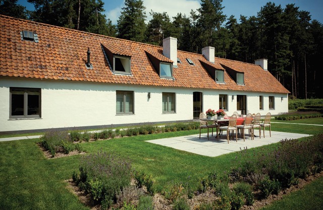 luxury and comfort in private and natural oasis .yet easy access to highway