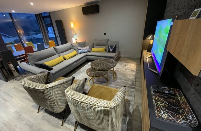 LUXURY APARTMENT IN BRIDES