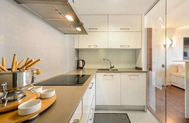 Luxury Apartment Ikebana