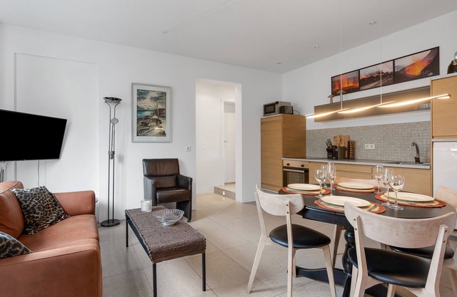 Luxury apartment in central Reykjavik 2 bedroom and 2 bathrooms, keyless entry