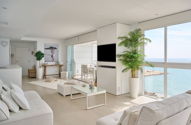 Luxury Apartment on the Beach with Sea View, Pool, Garden & Wi-Fi