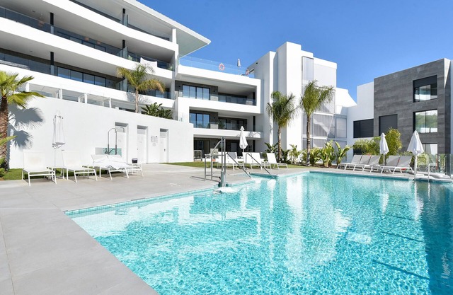 Luxury apartment with 2 bedrooms at 5 min walk from beach and commercial centre