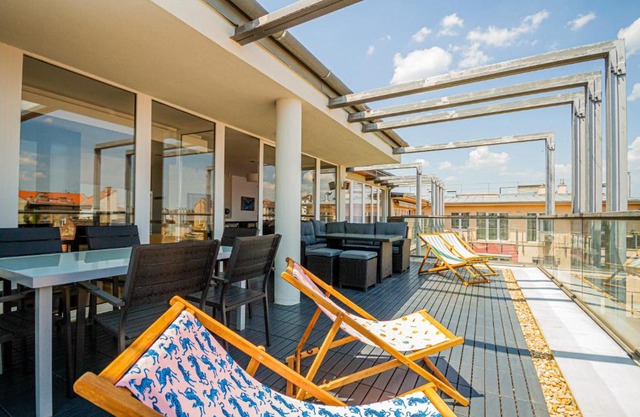 Luxury Apartment with balcony in Downtown
