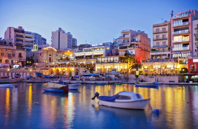 Luxury Apartment With Pool and Terrace, Top Location