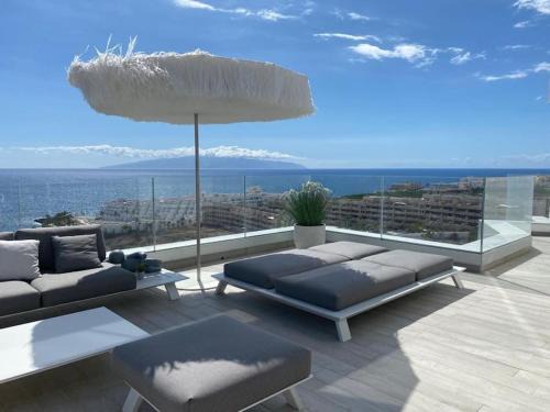 Luxury apartment with stunning terrace and with heated pool